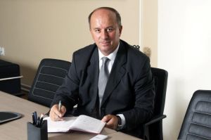 Direktor fuer Finanzen und Buchfuehrung: Djordje Pjević