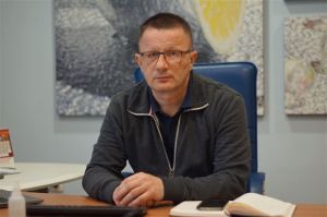 Исполнительный директор по техническим вопросам: Душан Пртењак